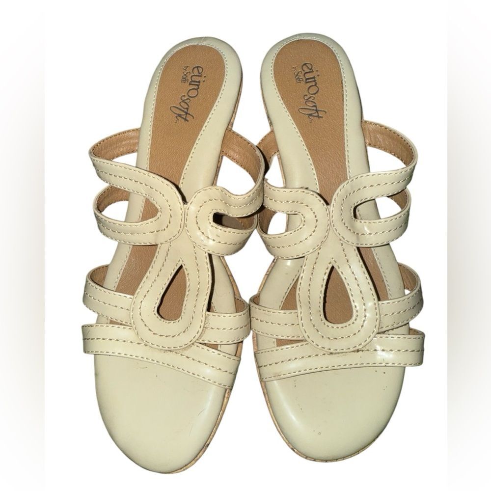 Women’s summer Cream wedge Sandals size 8, Euro Soft